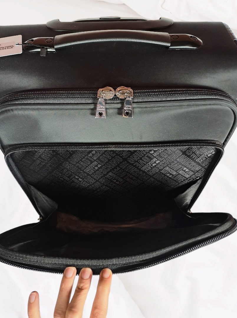 CARRY ON LOVE MOSCHINO